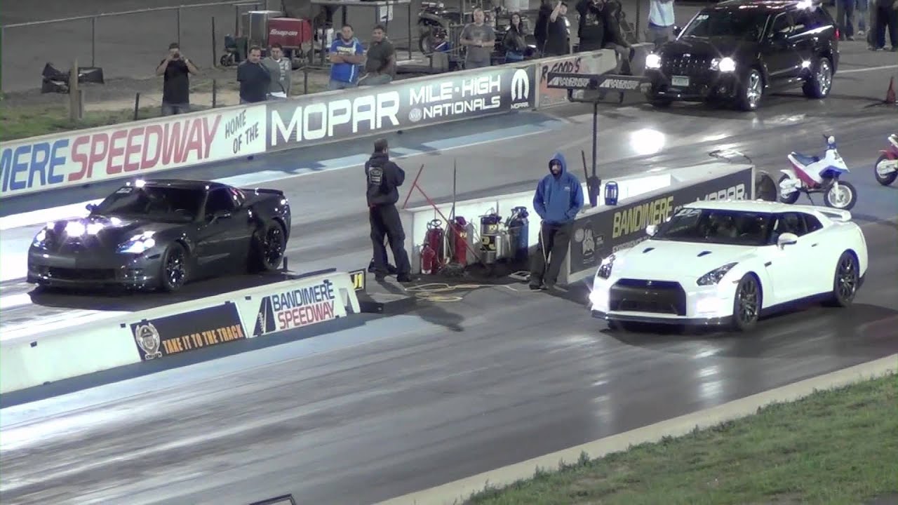 Corvette ZR1 vs Nissan GTR Drag Race
