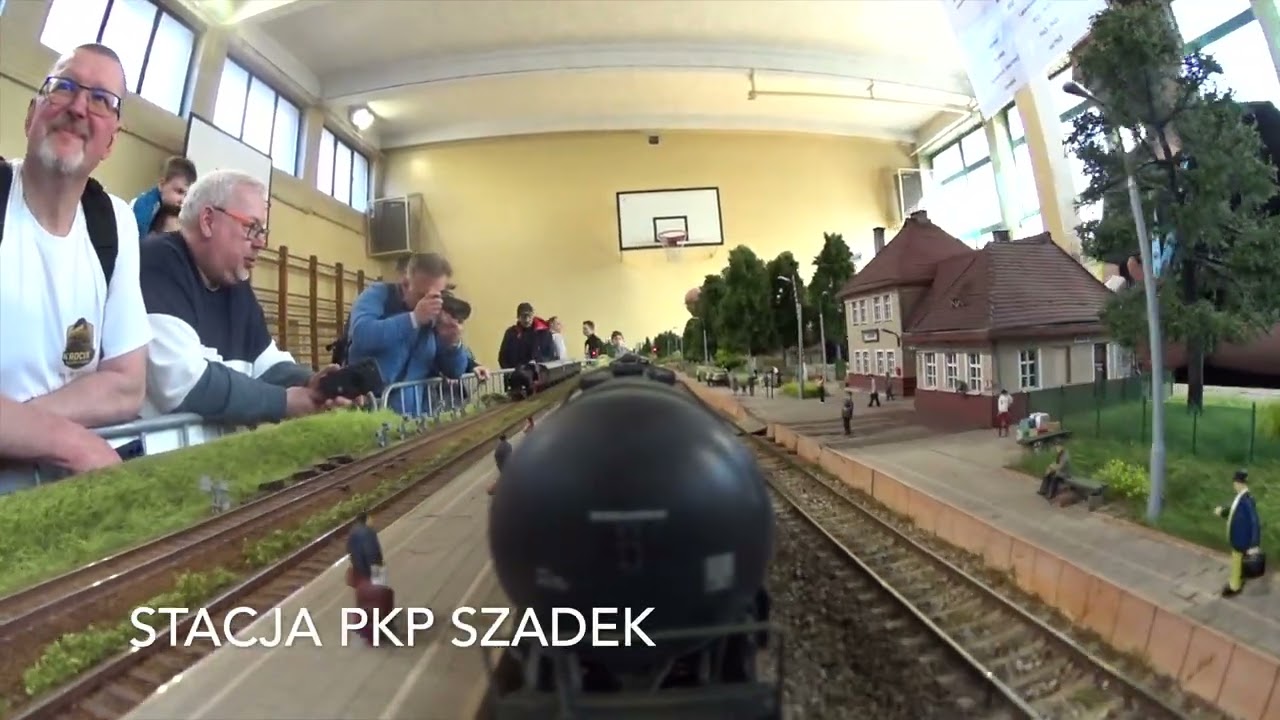Przejazd Rumuna ST43-07 z Cysternami z Widokiem Nagranym z Kamery za Składem  🙂