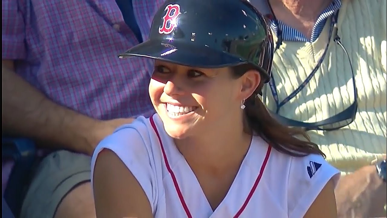 MLB// Ball Girls Moments, Showing Off Their Skills