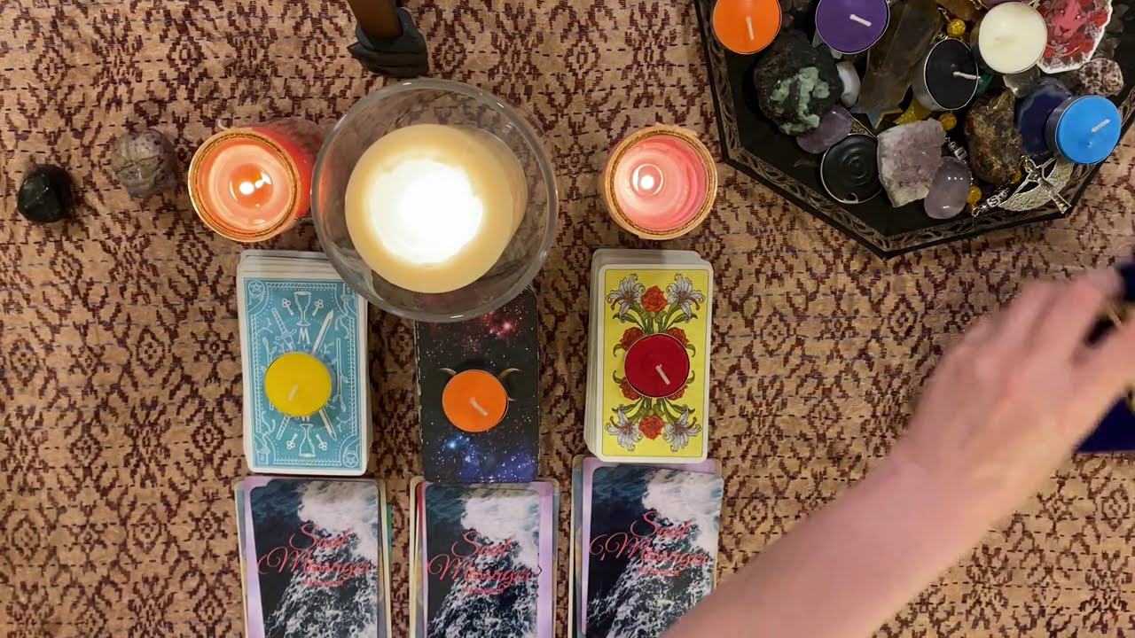 Singles! What are you attracting?😍💘/Pick a Card Reading