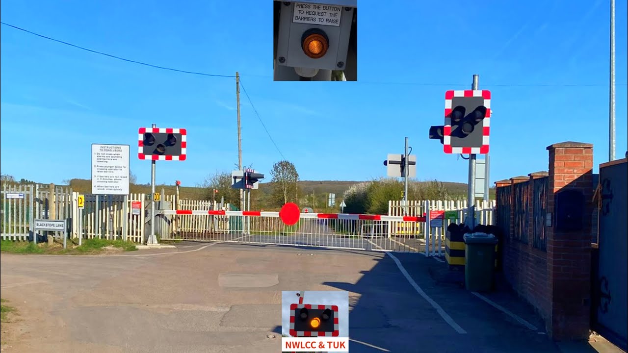 (Request Crossing) Retford (Gringley Road) Level Crossing, Nottinghamshire