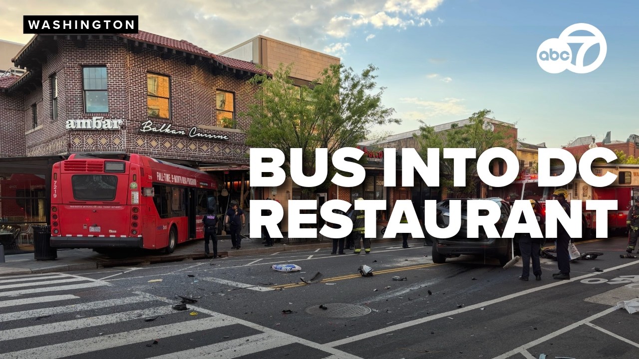 🔴ПРЯМАЯ ТРАНСЛЯЦИЯ | Бригада рабочих вытаскивает автобус Metro из ресторана в Вашингтоне