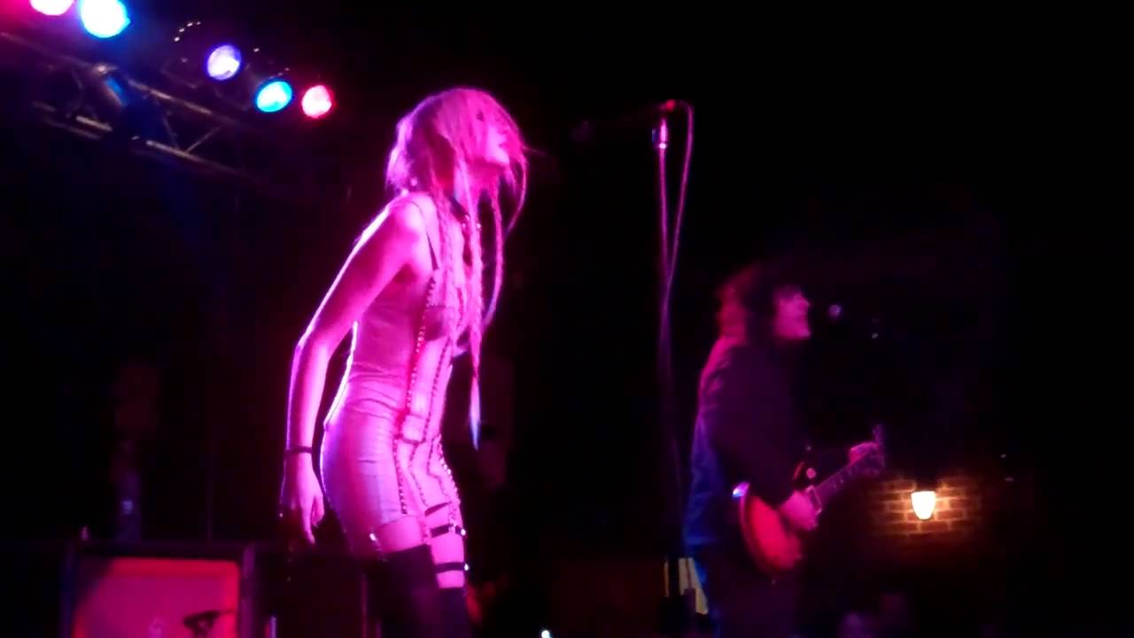 The Pretty Reckless - Miss Nothing LIVE Boston 3/3/11