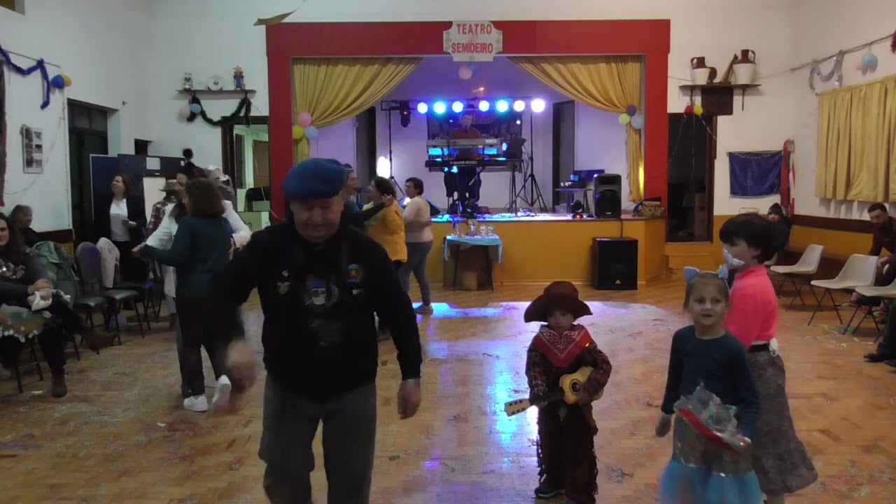 BAILE DE CARNAVAL EM SEMIDEIERO COM CARLOS PINTO  16 02 2026 13