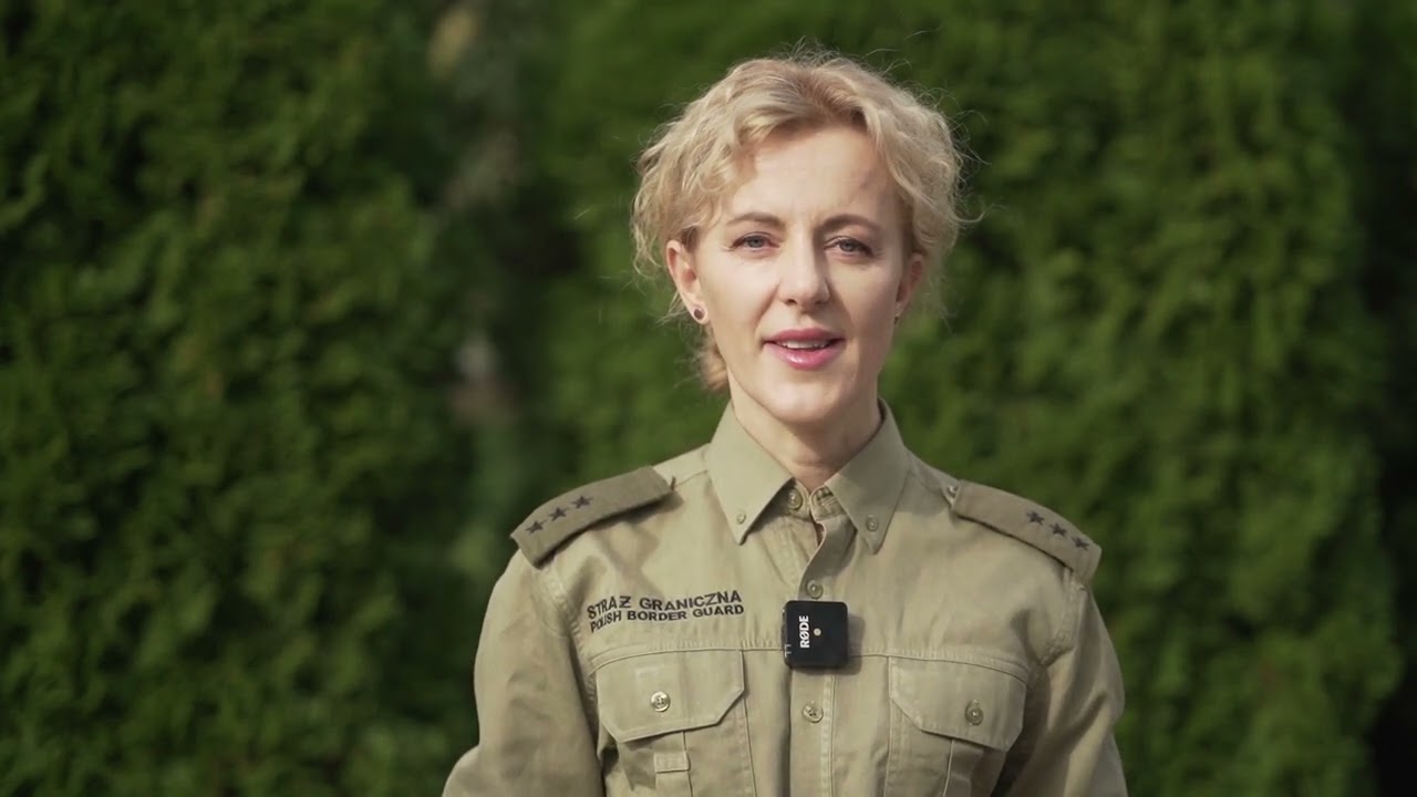 Porucznik Anna Michalska dziękuje strażnikom granicznym z powiatu lubaczowskiego za ochronę granic