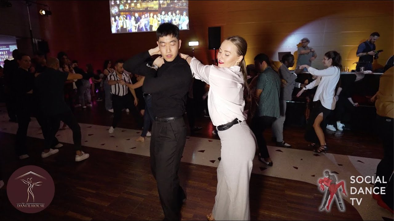 Social Dancing Bo Xu & Edyta #live2mambo Budapest