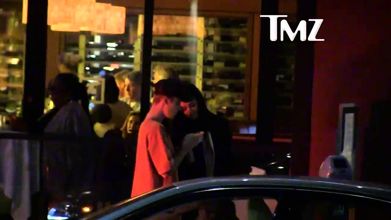 Justin Bieber and Selena Gomez out in Beverly Hill, LA (November 21, 2015)