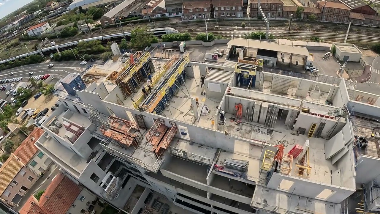 #Grutier #grutier a tour #chantier #beton#batimen#construction#bancheur#grutologuie#potain#beziers