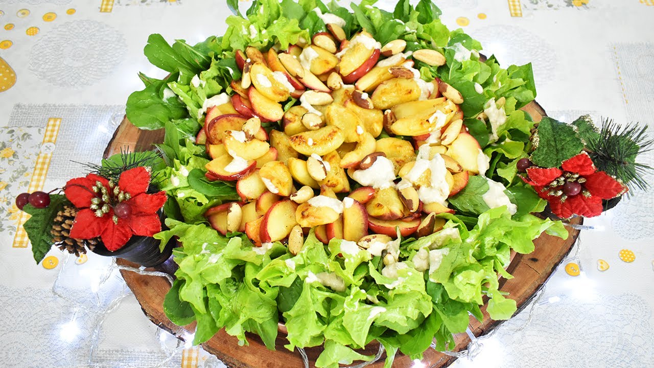 SALADA NATALINA DE FOLHAS E FRUTAS