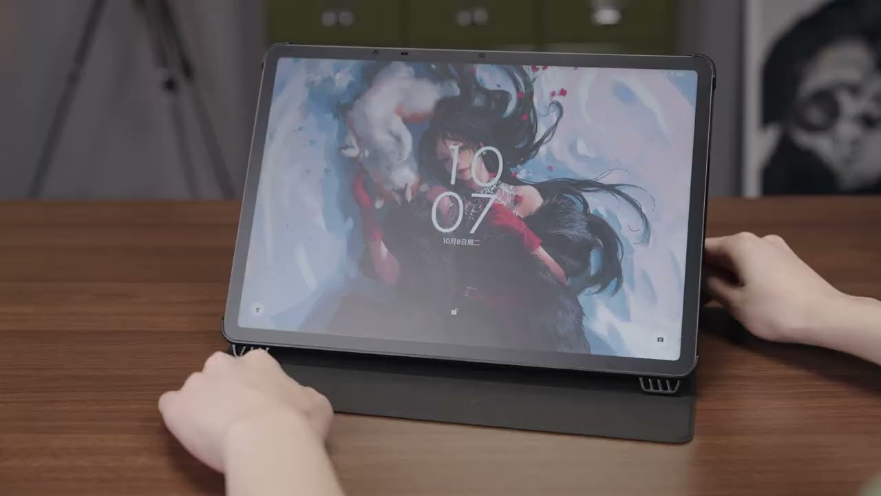 Explore the New UT3 &ndash; Big Screen, Slim Design, Smart Features!
