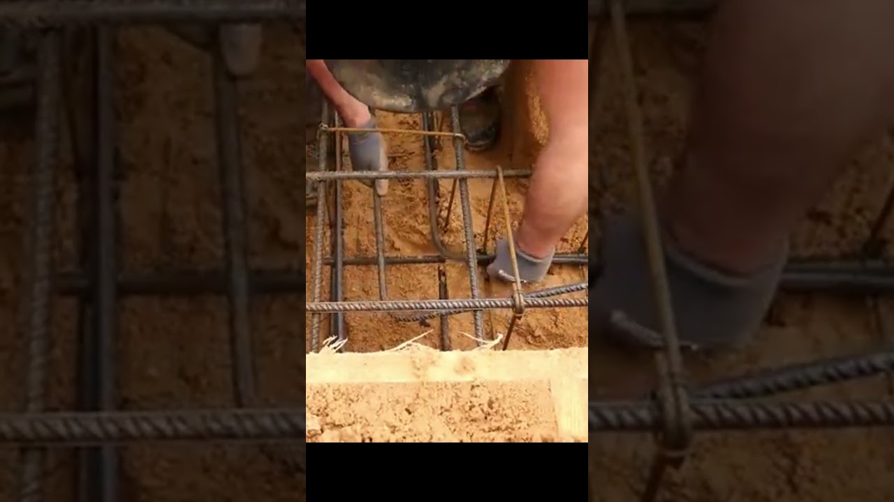 Jak prawidłowo połączyć zbrojenie narożne belek fundamentowych. #domszkieletowy #zbrojenie