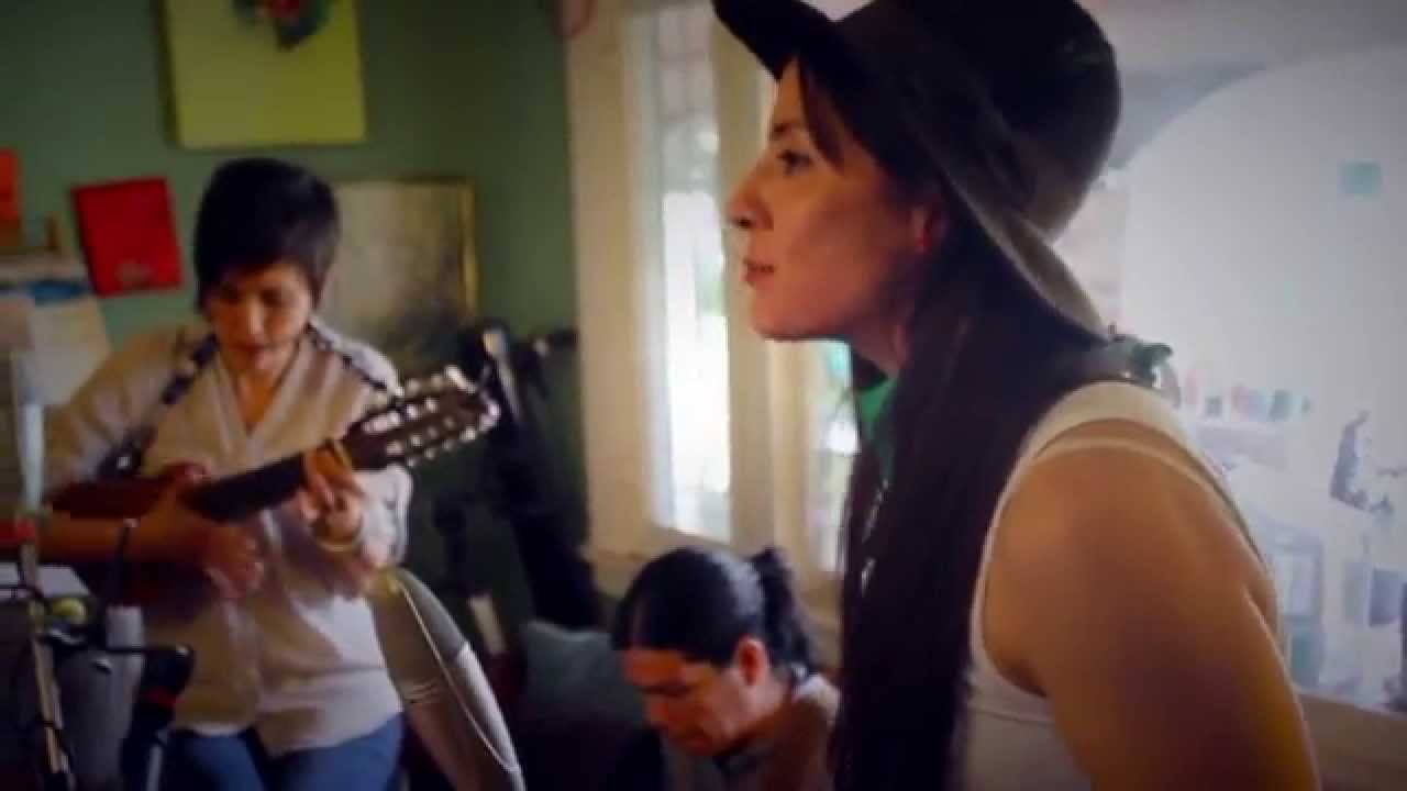 De Colores with Las Cafeteras, Gina Chavez and Johanna Chase