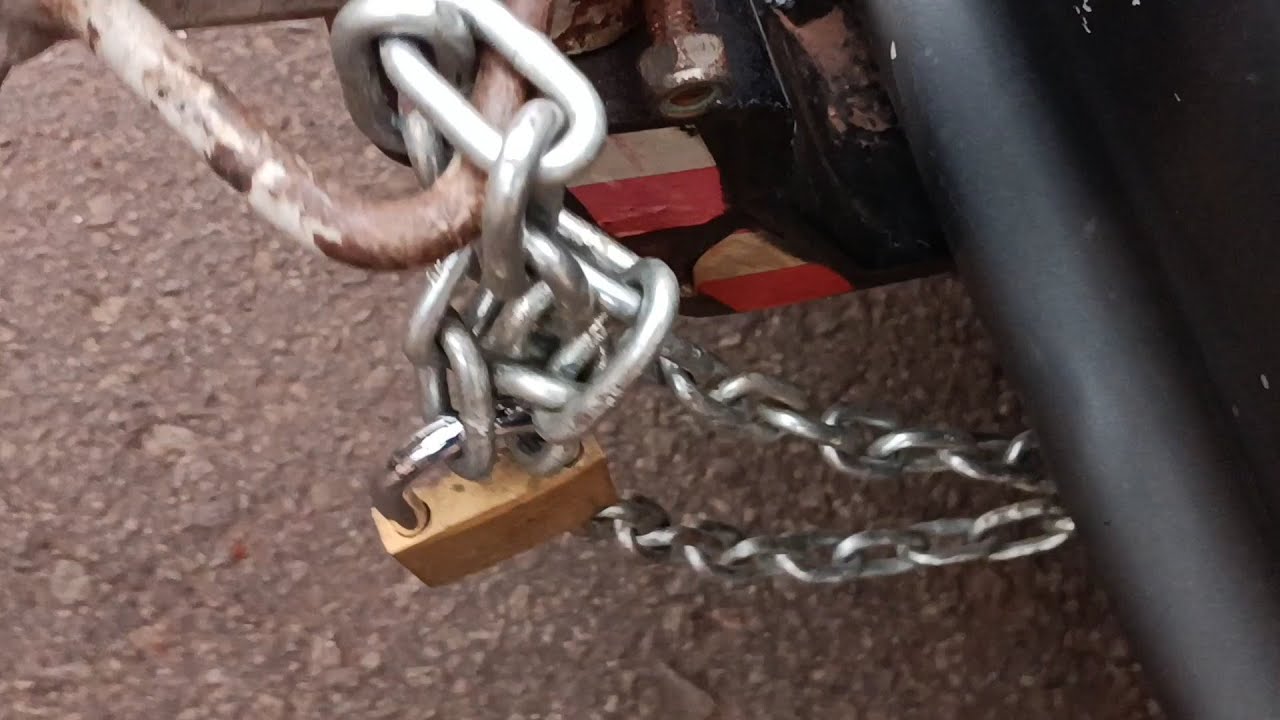 A importância do uso da corrente no semi- reboque no carro