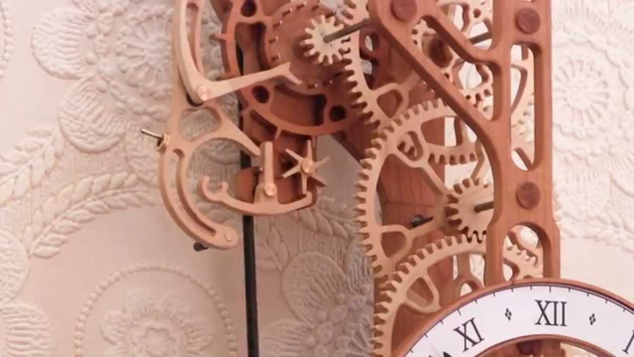 Brian Law's woodenclocks - Clock 20 with Gravity escapement