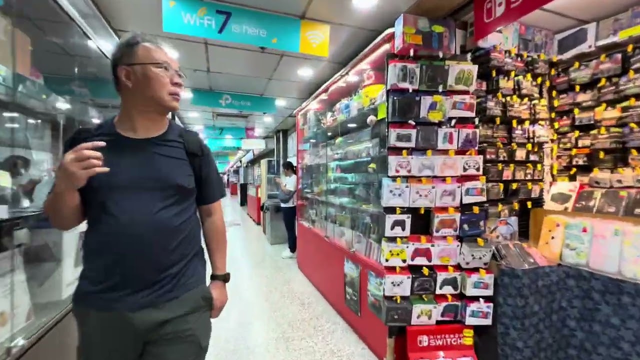 Sham Shui Po Golden computer arcade, Hong Kong - Walking tour.