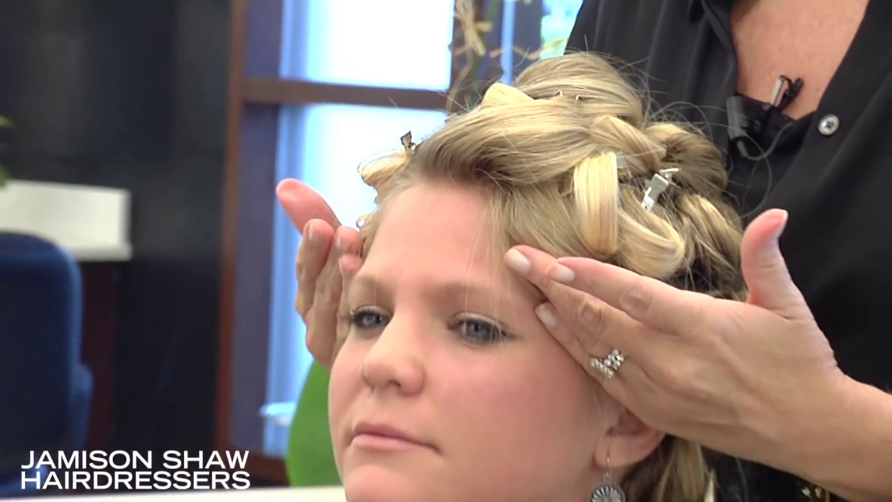 Pin-up style, Vintage inspired, Old Hollywood Hairstyle