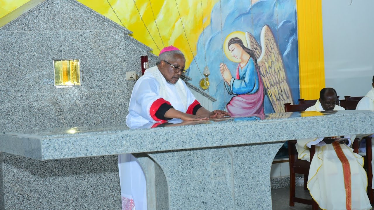 _Tazama Vibe la Wanaparokia Mt Teresa wa Calcutta Kivule Misa ya kutabaruku kanisa kanisa lao jipya