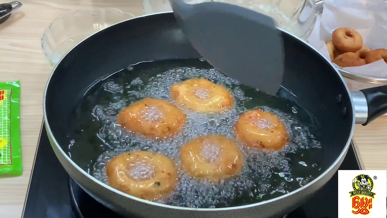 မတ်ပဲဘယာကြော် နှင့် ချတ်တနီMatpe Kyaw / Medu Vada with Chutney/ မတ္ပဲေၾကာ္