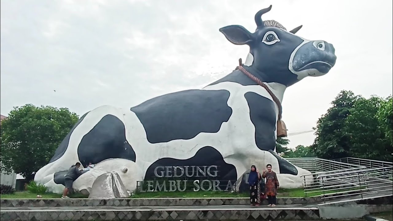 Patung Sapi Boyolali Raksasa Gedung Lembu Sora Kabupaten Boyolali Jawa Tengah