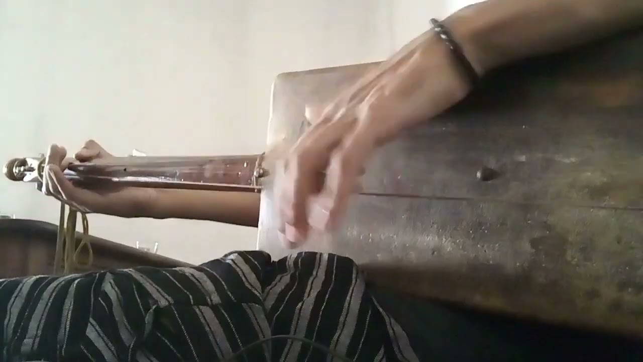 Guembri Instrument de music gnawa