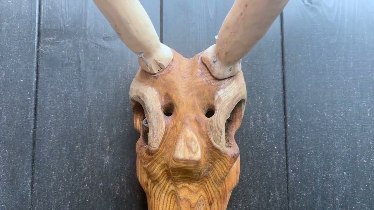 #6  Carving a Deer skull and antlers from Laburnum and Basswood