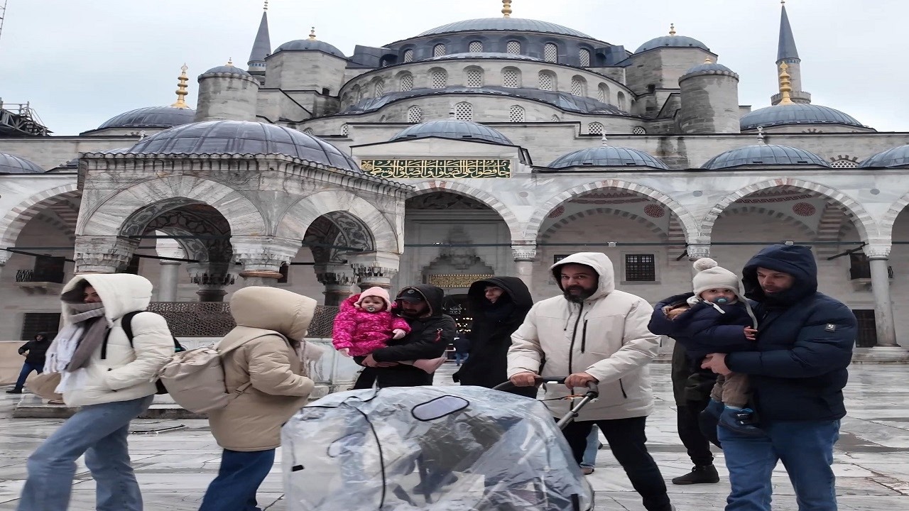 Sultanahmet 4K Walk | Rain, Blue Mosque and Hagia Sophia
