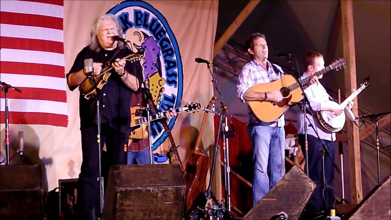 Ricky Skaggs - Lonesome River (Stanley Bros)