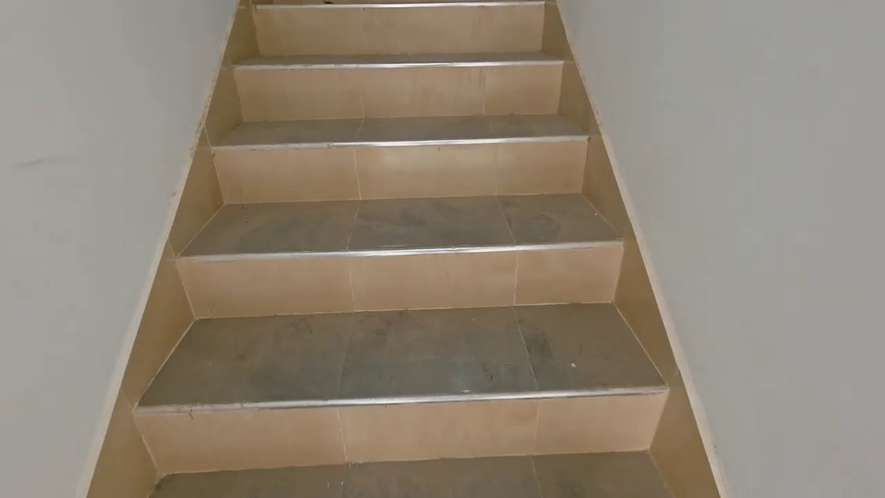 دار محفضة. للبيع. في. مدينة. بني ملال. 0645159112