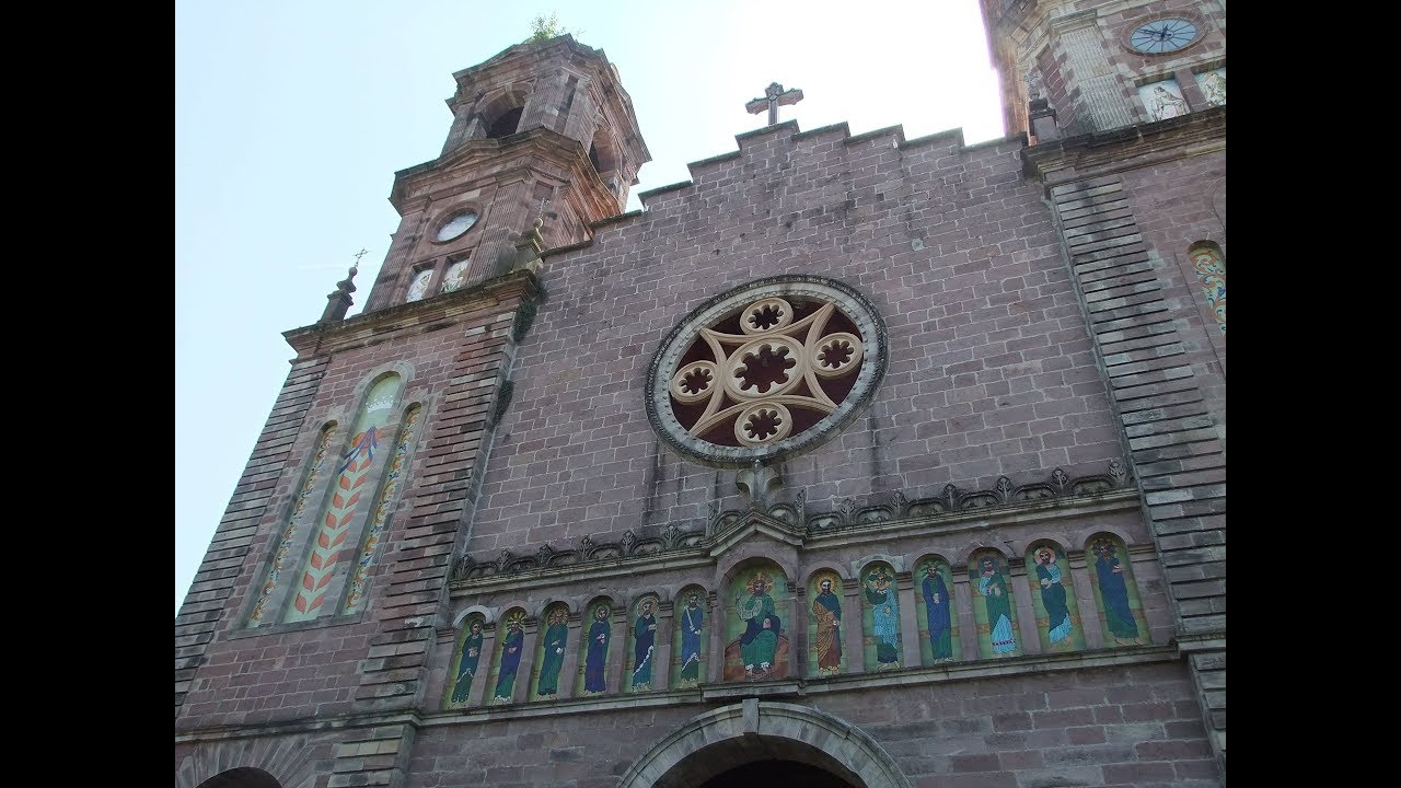Elizondo (Baztan).Church of Santiago Ap&oacute;stol,  Valle de Bazt&aacute;n - Navarra