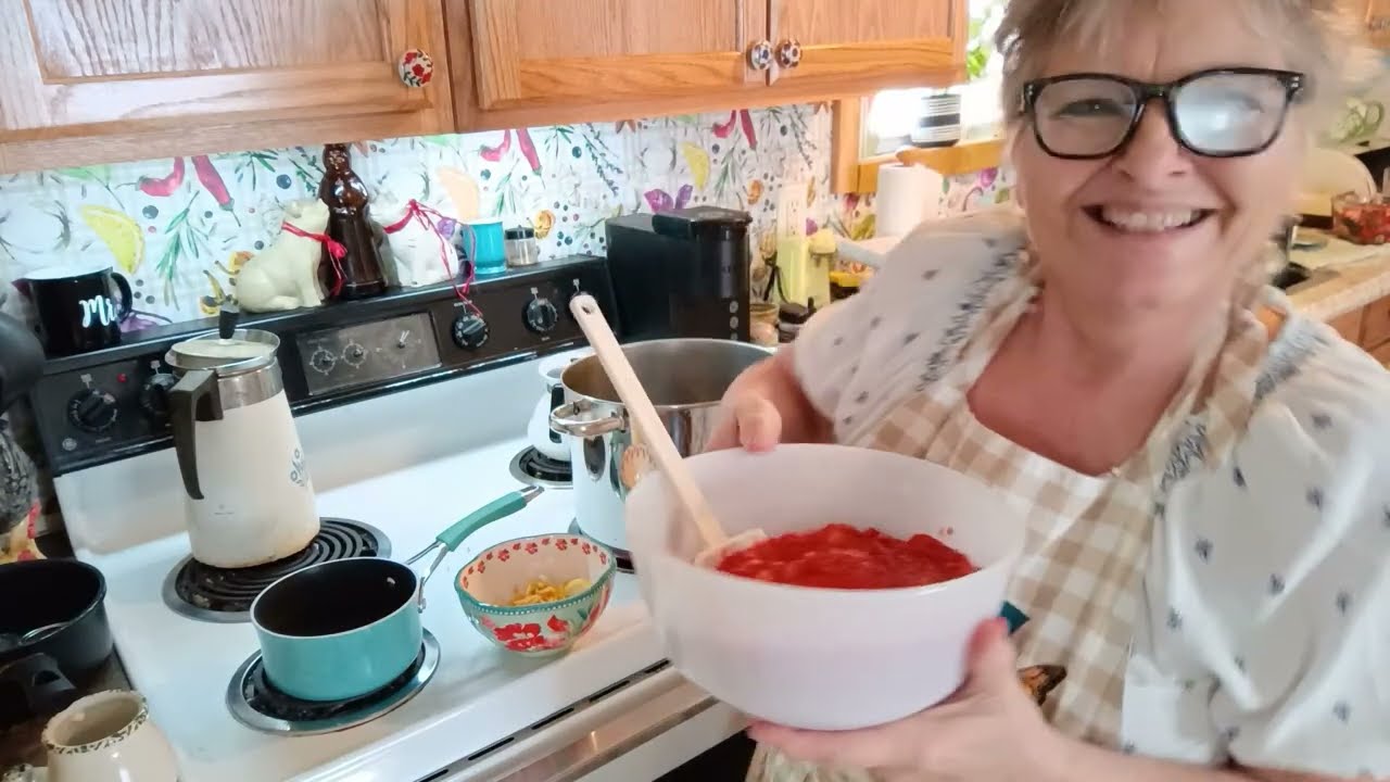 Florida strawberries are in let's make something yummy! Strawberry Lemon Marmalade