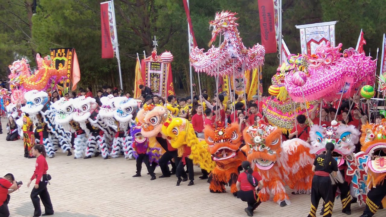Easter Parade - Lion & Dragon Teams waiting for Dai Gum Loong 2025