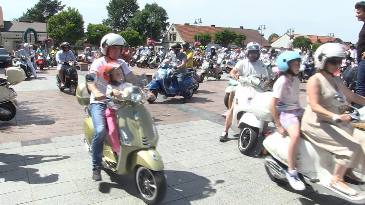 Zlot skuter&oacute;w Vespa 2024 w Jurajskim Olsztynie za nami