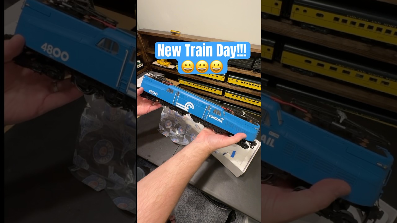 Lionel&rsquo;s new Conrail GG1 is gorgeous! #ogauge #trains #conrail #electric #modeltrains #railroads