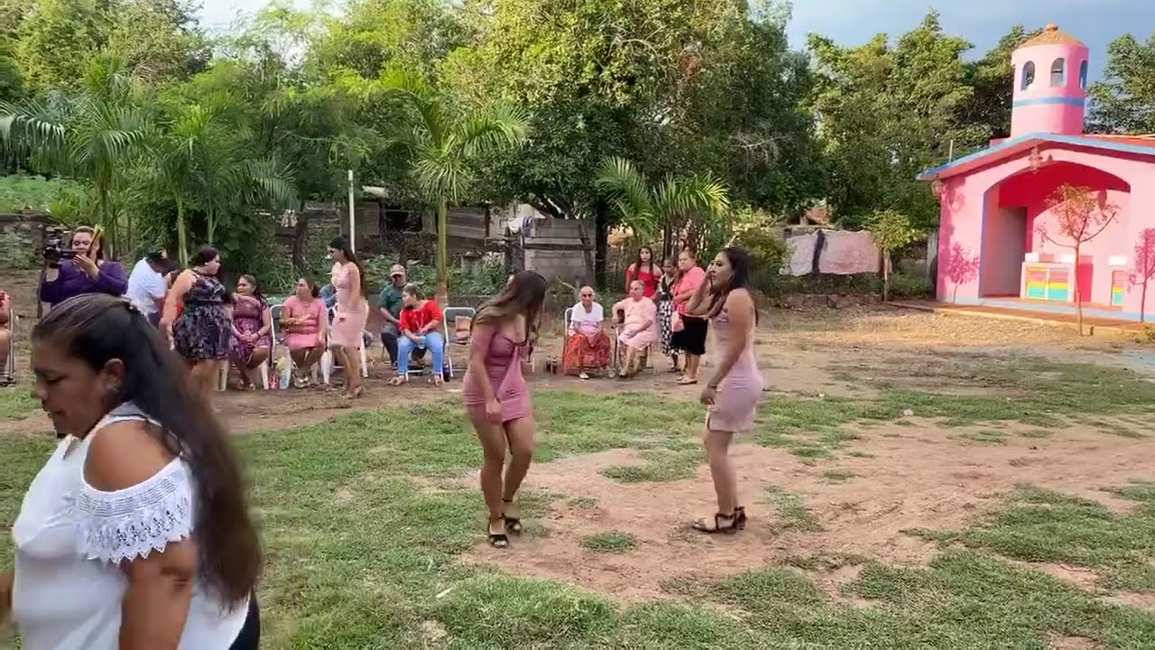Que lindas chavas bailando