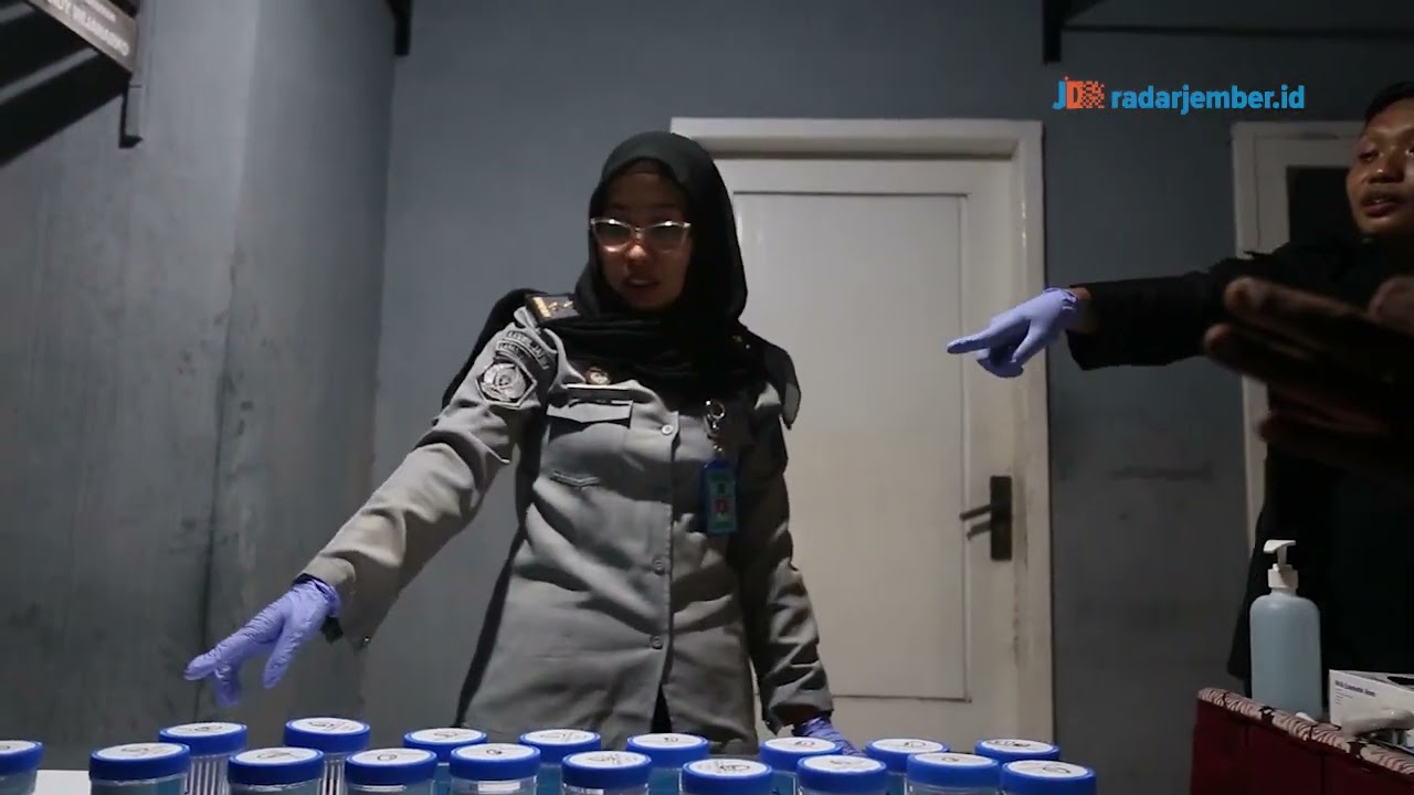 Sidak Kamar Napi di Lapas Jember, Sendok Logam hingga Pisau Rakitan Ditemukan- Radar Jember