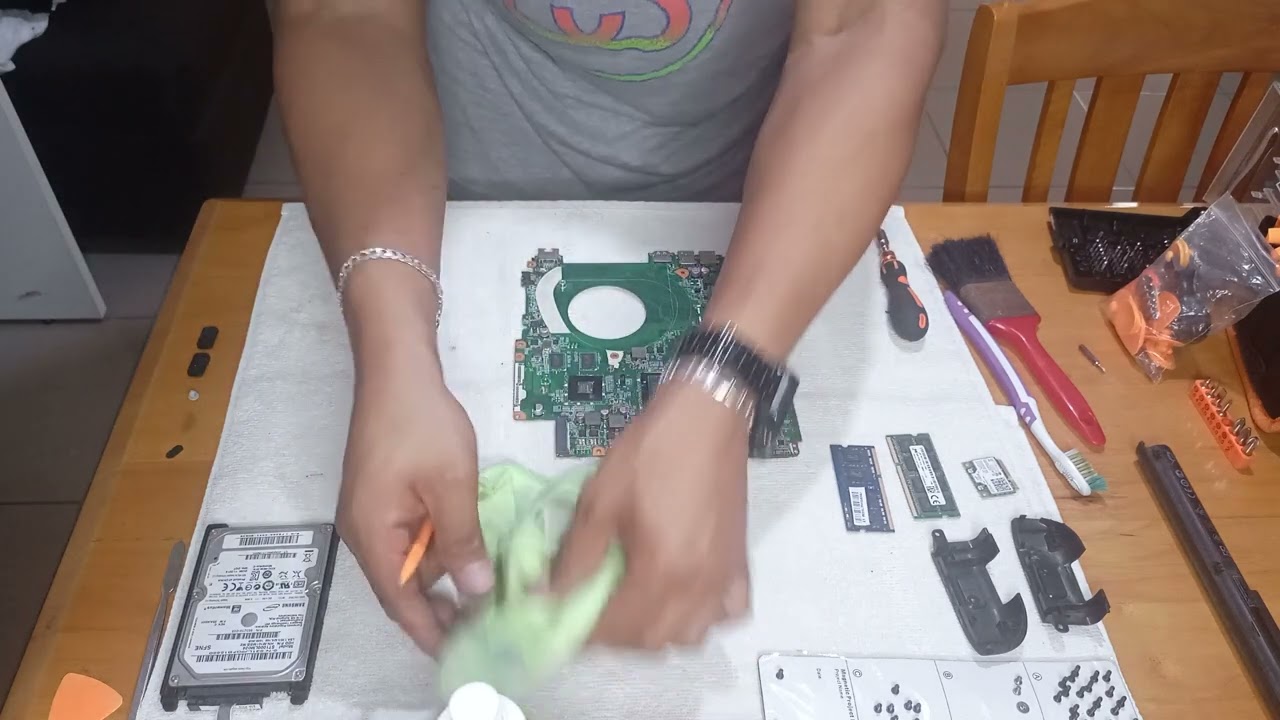 Mantenimiento a HP Envy M7