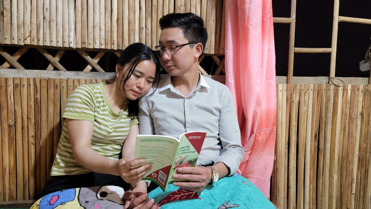 CEO Jack truly loves the single mother (Tieu Ly) after the misunderstandings and lies.
