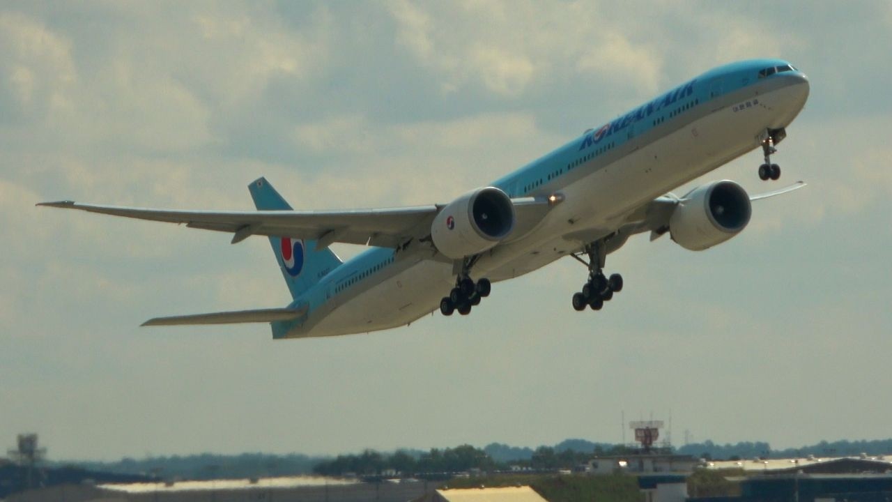Plane Spotting at Atlanta International Airport - September 27, 2025 #planespotting #atlairport