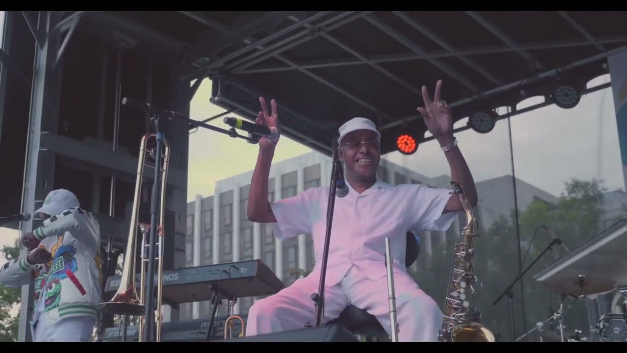 Jimmy Brown and Brick Live at Decatur Square (Aint gonna hurt nobody)
