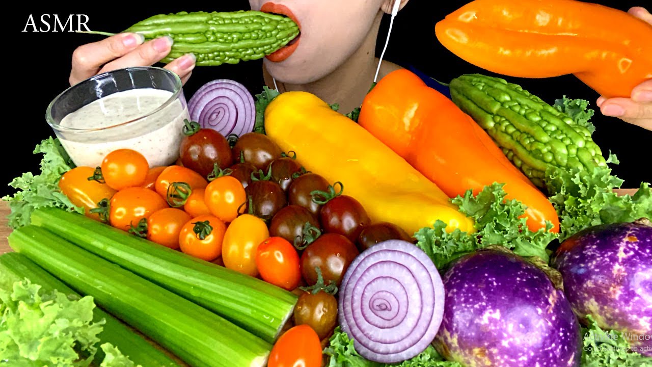 ASMR (SAYURAN MENTAH) RAW VEGGIE (BITTER MELON, CELERY, PEPPER PAMELO, RAW ONION, KALE, TOMATO)