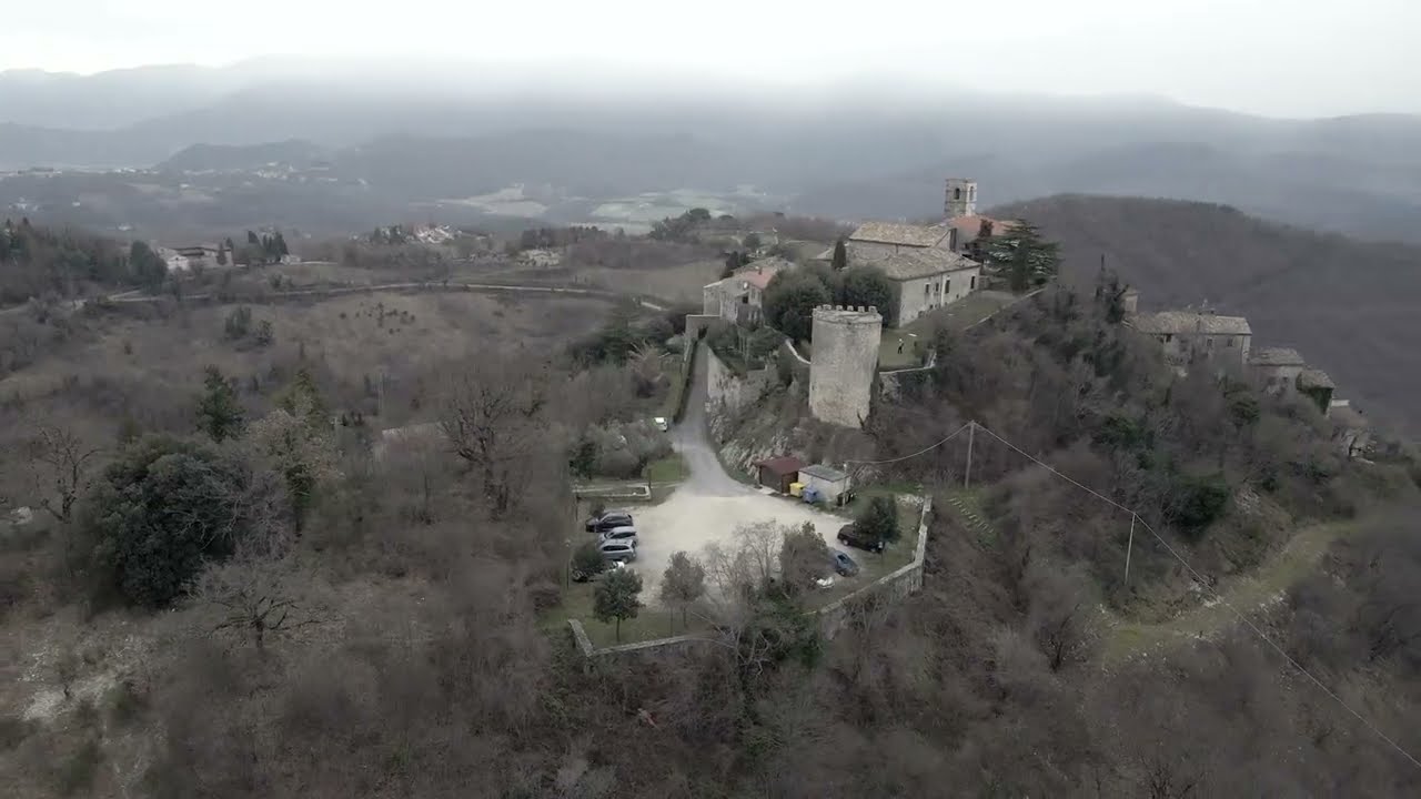 Labro im Sturm - Eine mittelalterliche Burg in der Mitte Italiens  - DJI Mavic Air 2 in 4K/UHD