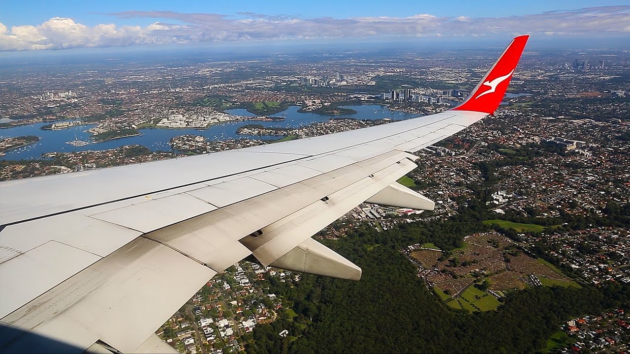 Qantas Boeing 737 Landing - Sydney (QF 736)