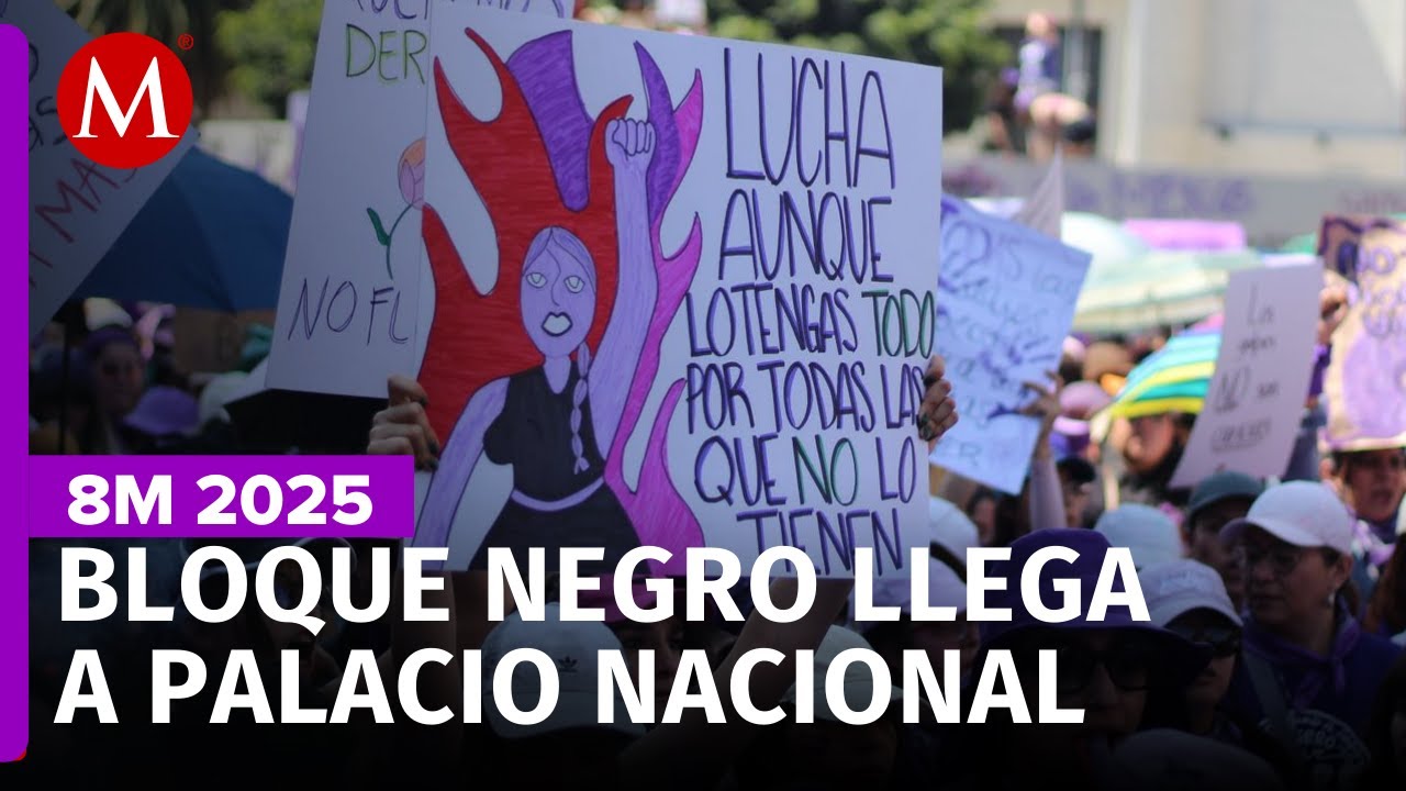 Llega el Bloque Negro a la marcha del 8M; lanzan objetos a Palacio Nacional