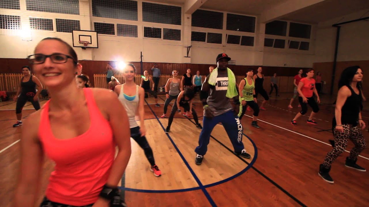 Zumba kids stars - Karesz Öllös and Fanny Madarasz on Zumba party  [HD]