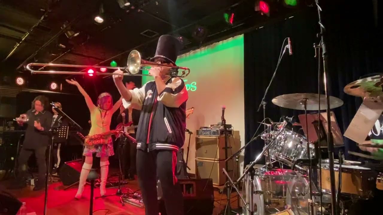 坂田明奈(Sax)･FIRE HORNS･坂本竜太(B)･Penny-K(Key)･小山将平(G)･外薗雄一 (Dr) / To the Rising