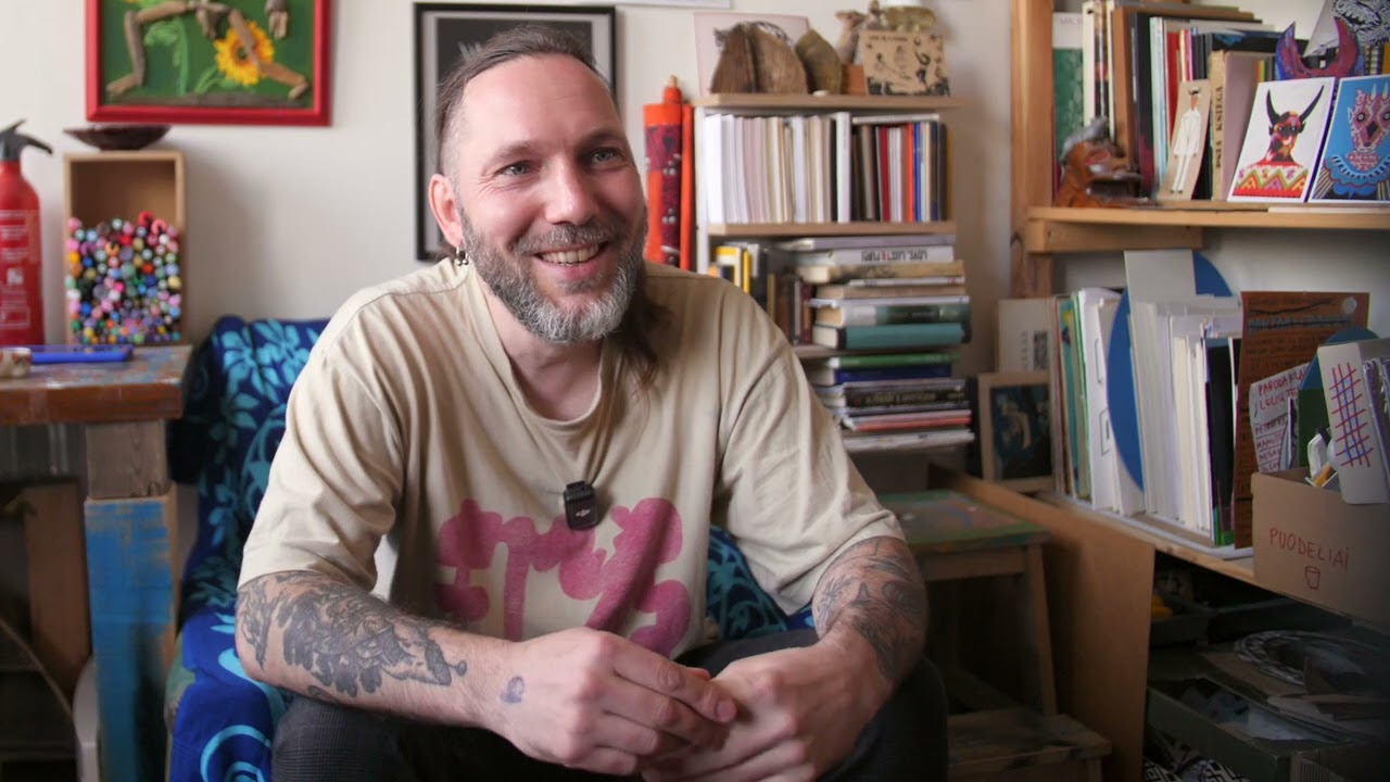 ANTRAS &Scaron;ANSAS: menininkas kuria i&scaron; kasdienių radinių gatvėje ar gamtoje