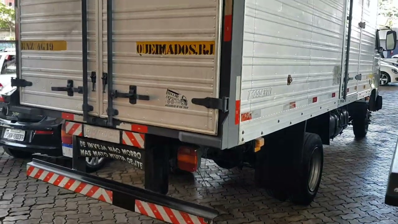 VENDIDO: Volkswagen 8-120 Worker Baú 2011 - Apresentação