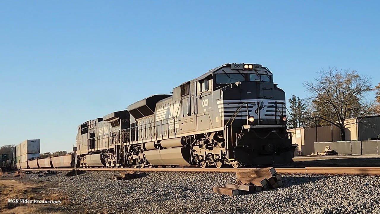 12-19-2025: NS SD70ACe 1001 With K5LA & NS AC44C6M 4321 Lead NS 24A Thru Bonaire, GA