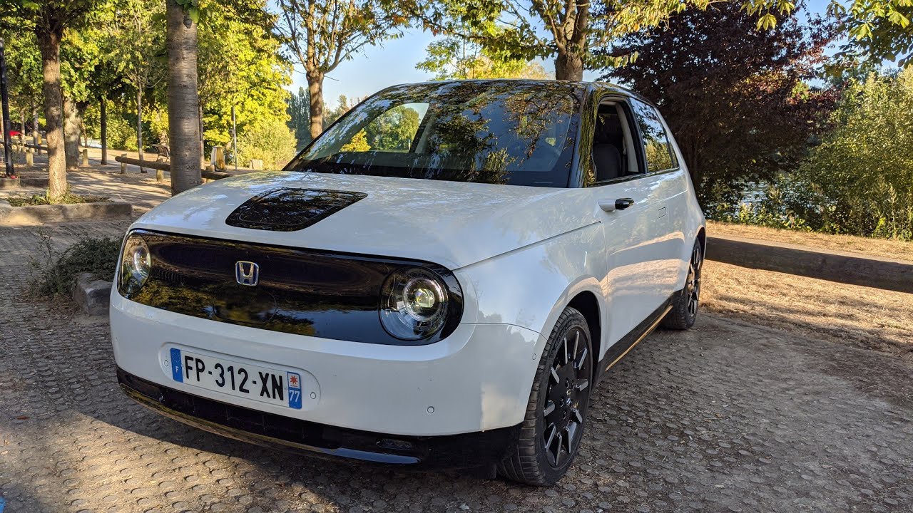 ESSAI HONDA E : LA PETITE ÉLECTRIQUE PREMIUM CONÇUE POUR LES GEEKS !!