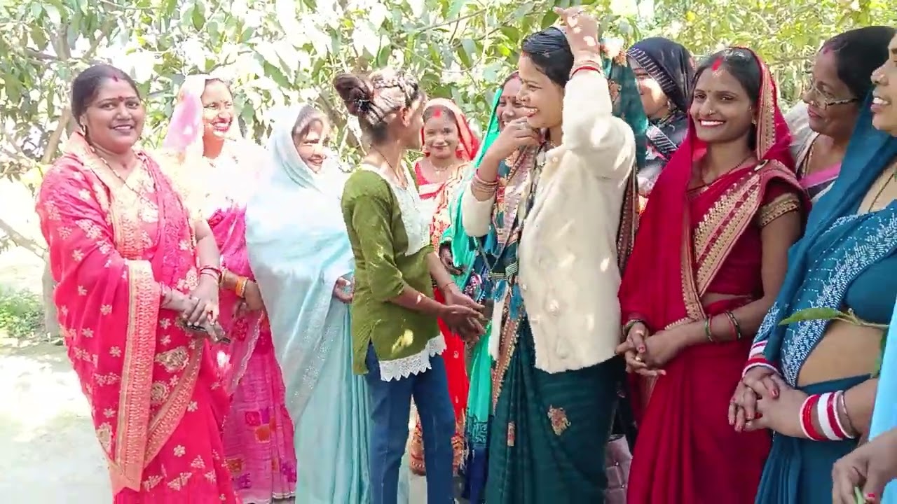 सखियों के साथ बना ब्लॉग सपोर्ट कीजिए प्लीज 